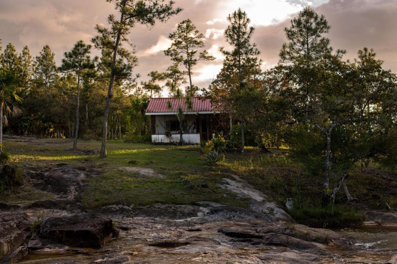 Pine Ridge Lodge San Ignacio Zewnętrze zdjęcie